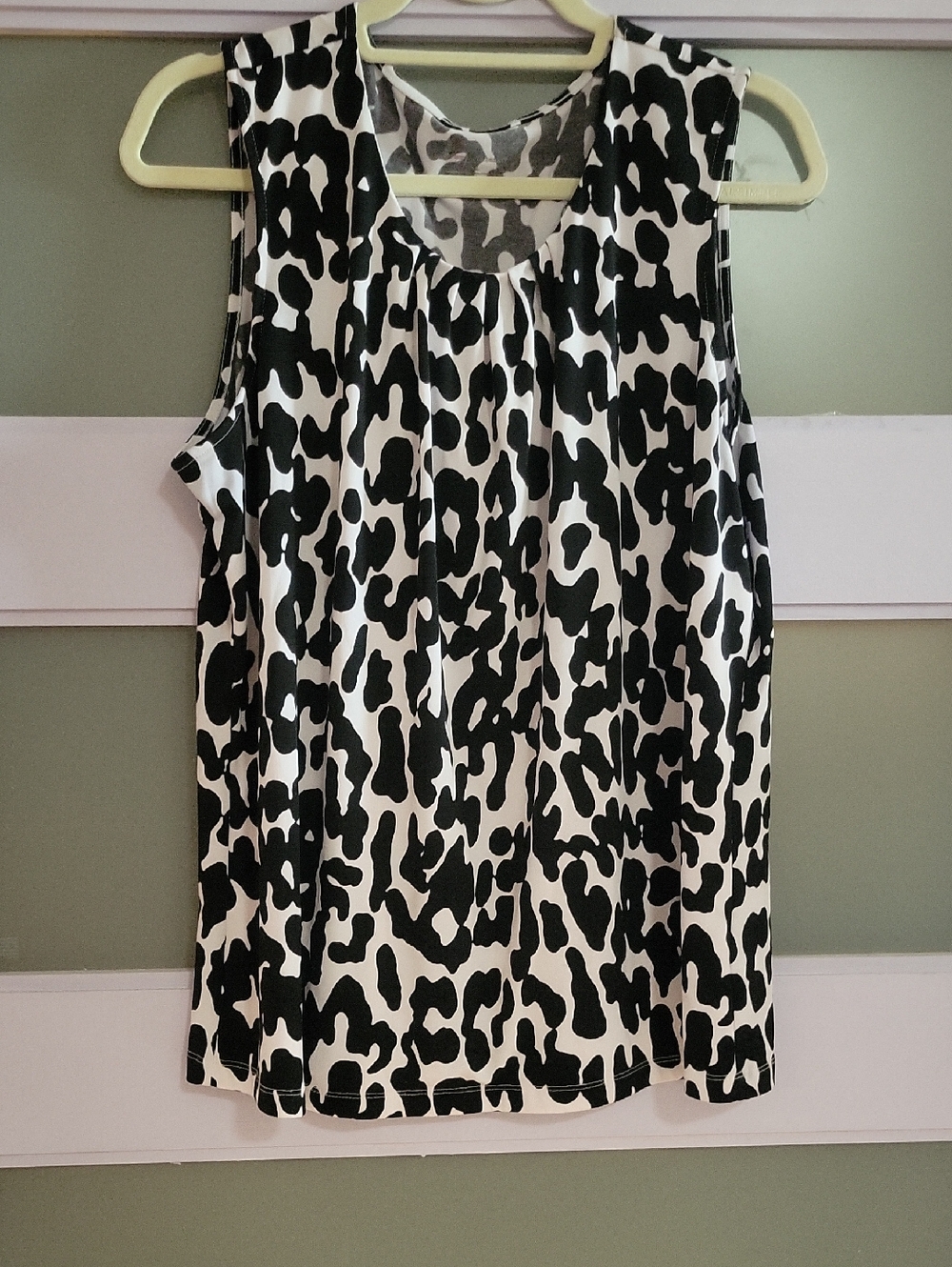 Black & White Animal Print Sleeveless Tank Top